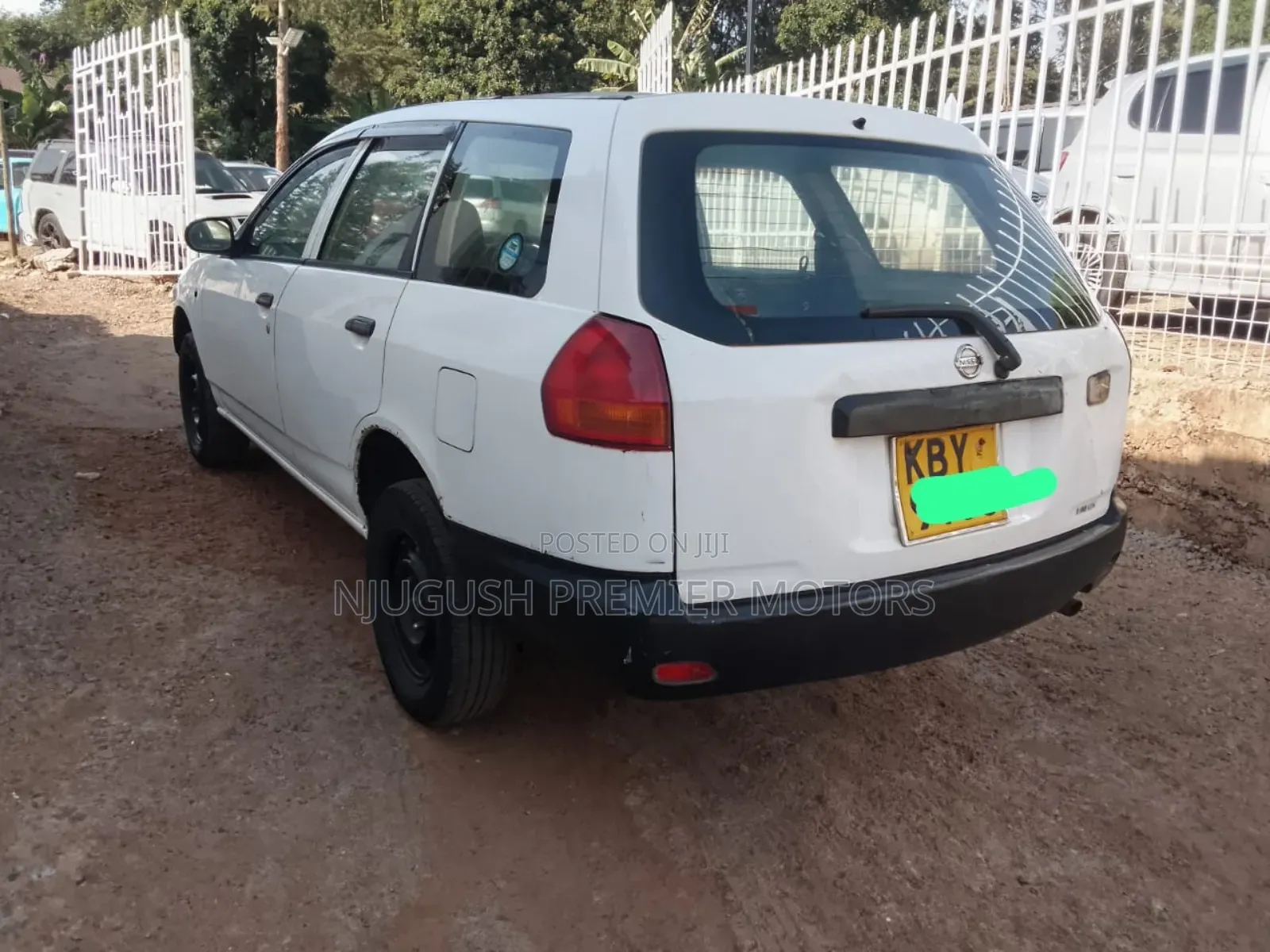 Nissan Advan 2006 White