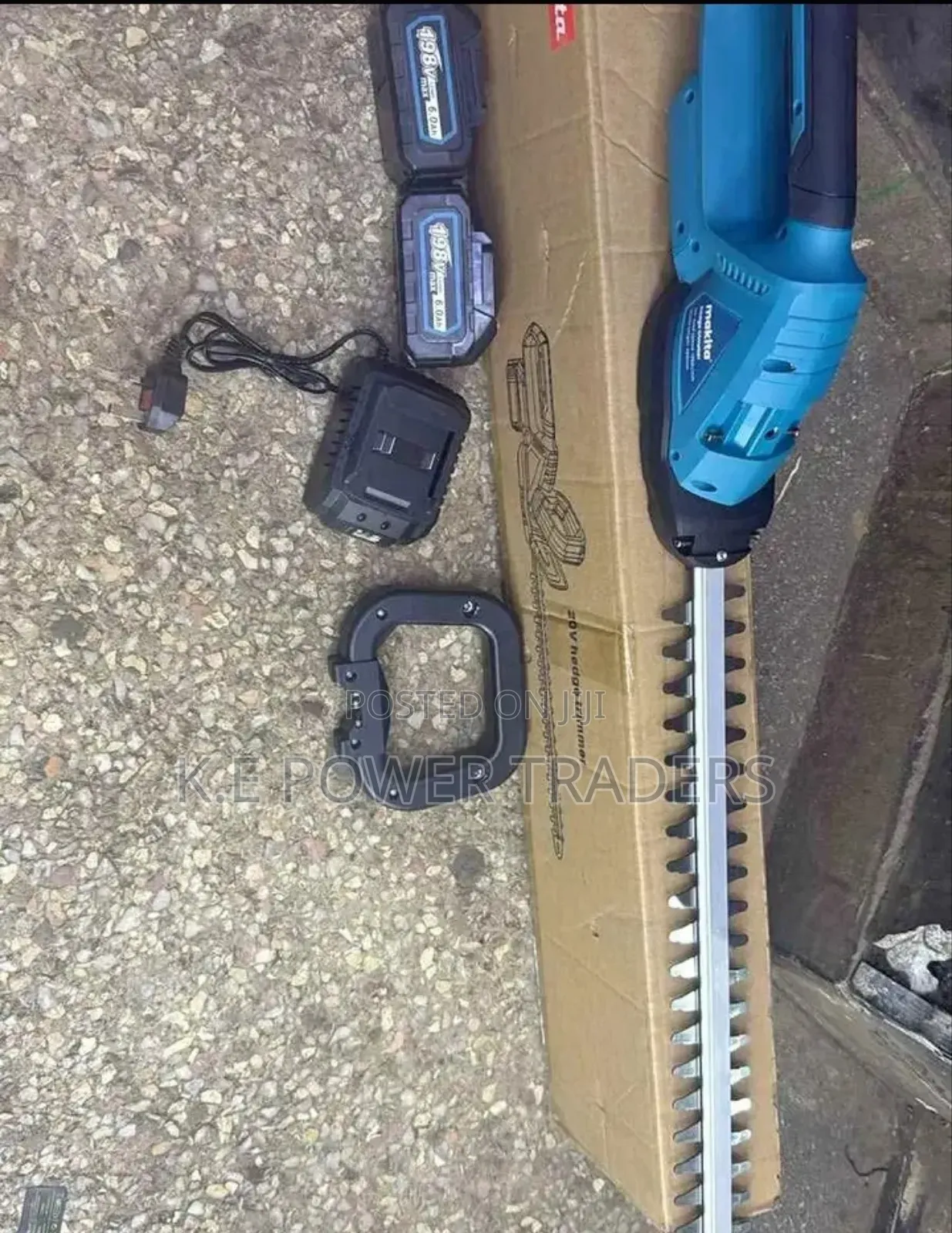 Makita Coardless Hedge Trimmer