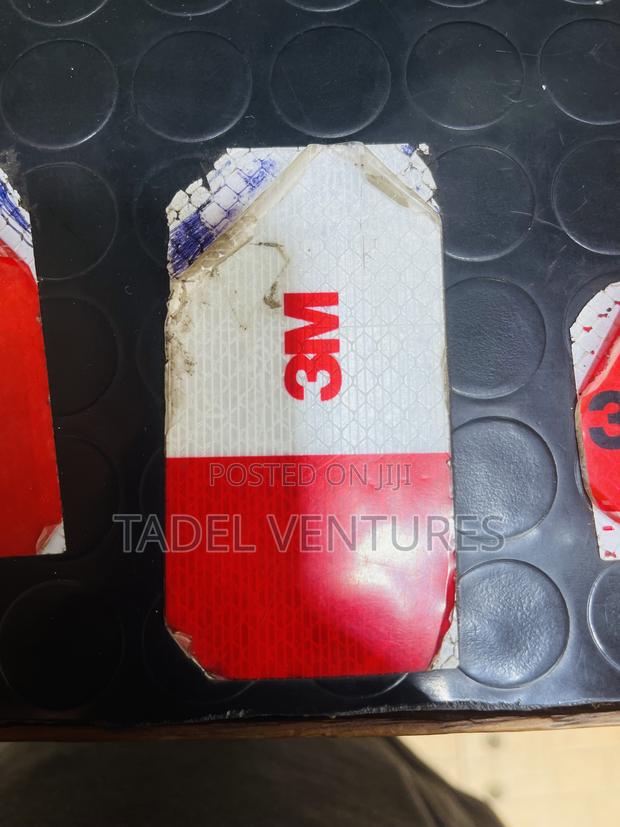 3m Adhesive Reflective Tape - thumbnail 3