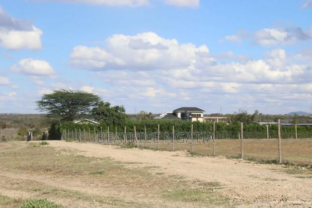 Isinya Plots - main view