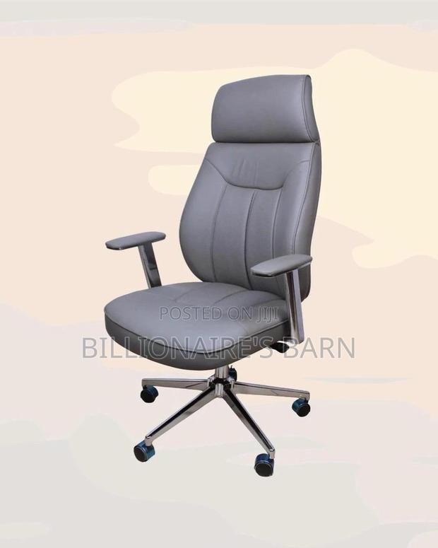 Grey Executive Leather Office Chair High-back | Office-ready Style - thumbnail 2