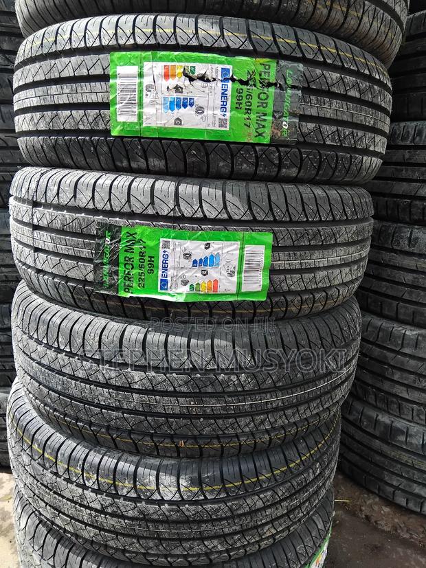 225/60r17 Lanvigator Tyre - main view