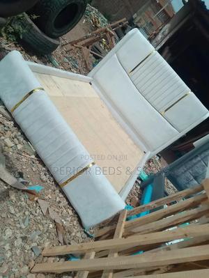 Padded 5 ×6 White Bed - thumbnail 2