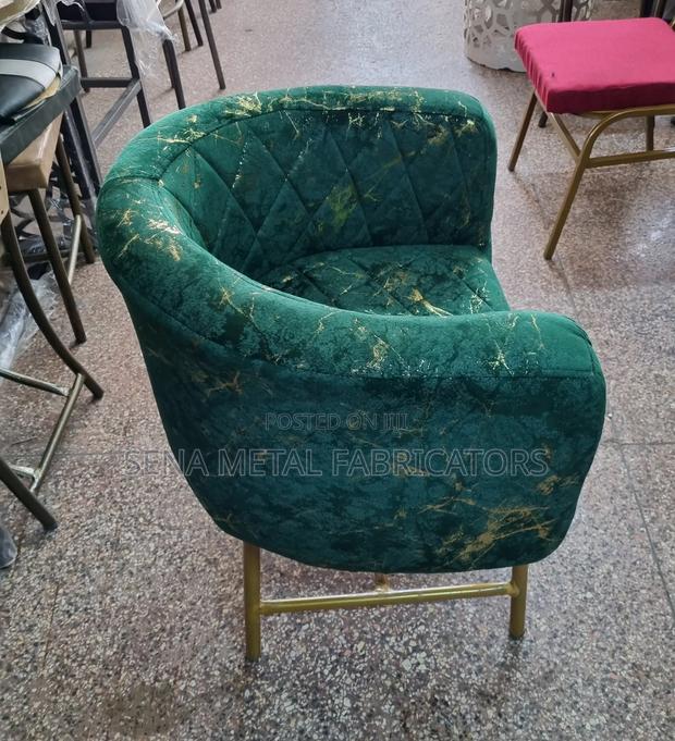 Exceptionally Comfortable Durable Chairs for Your Salon Clients. - thumbnail 3