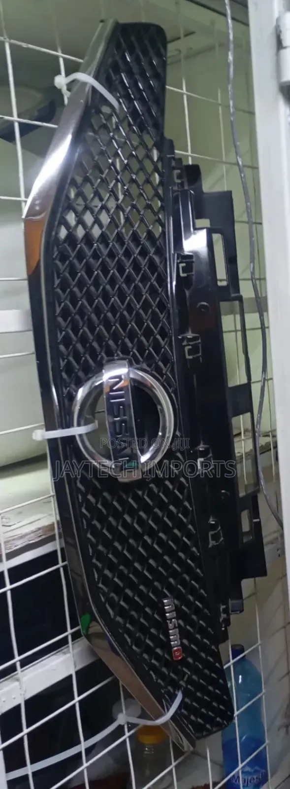 Nissan Note E12 Grill