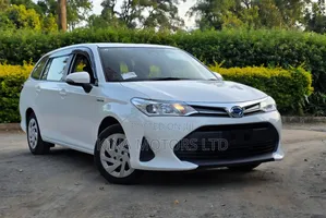 Toyota Corolla Fielder 1.5 Hybrid FWD 2018 White