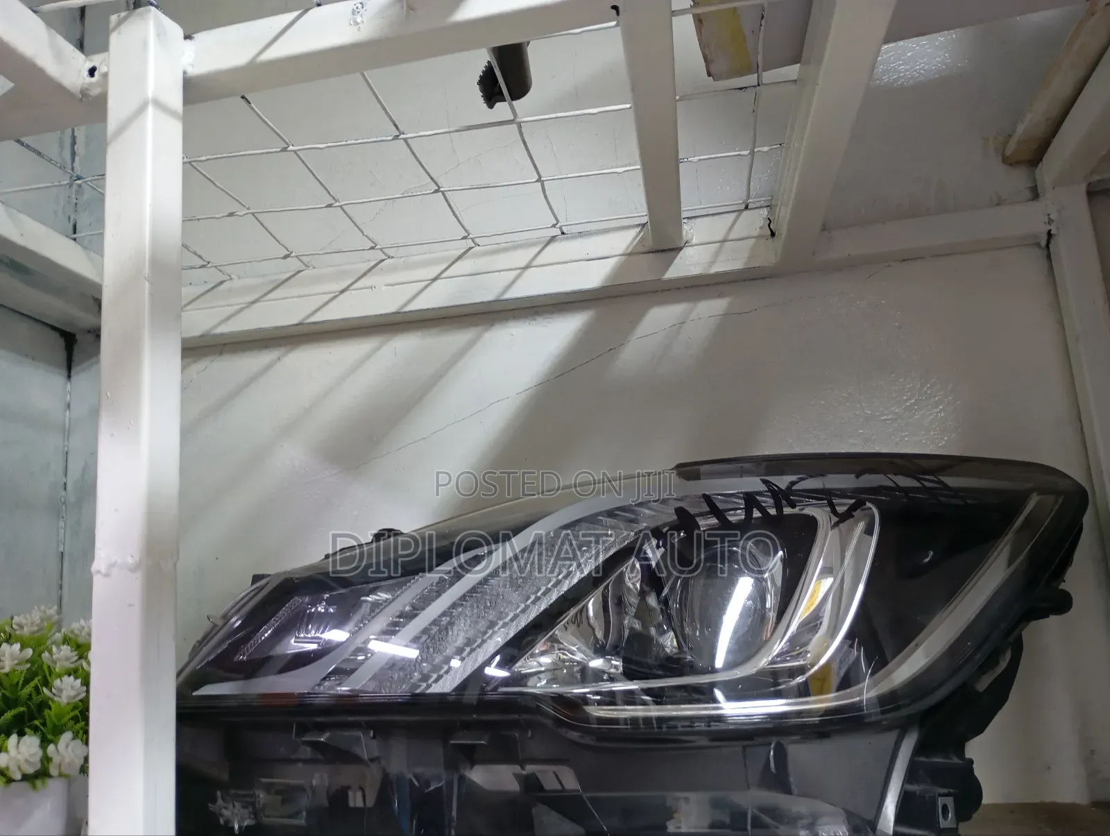 Crown 2018 Headlight