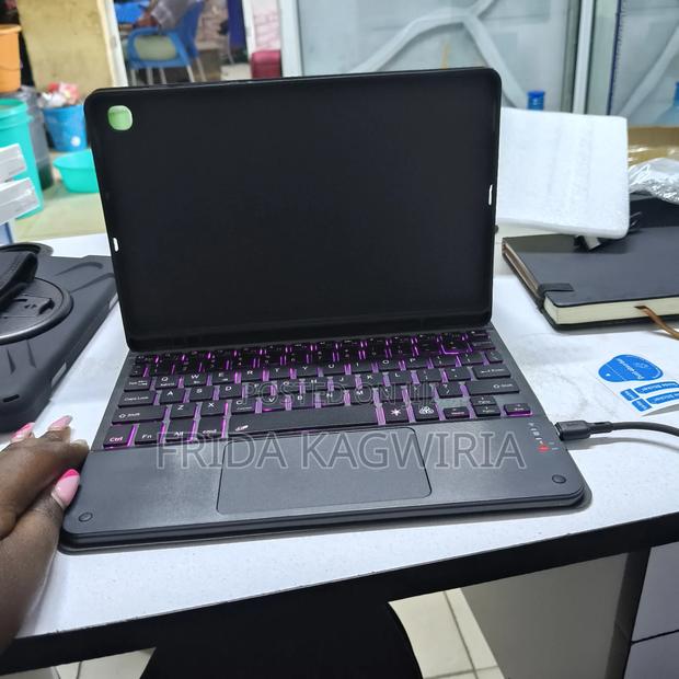 Samsung Tab S6lite Smartkeyboard Case (Touchpad Penslot And Backlight)