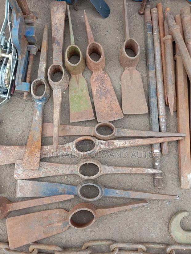 Muttocks and Pick Axes - main view