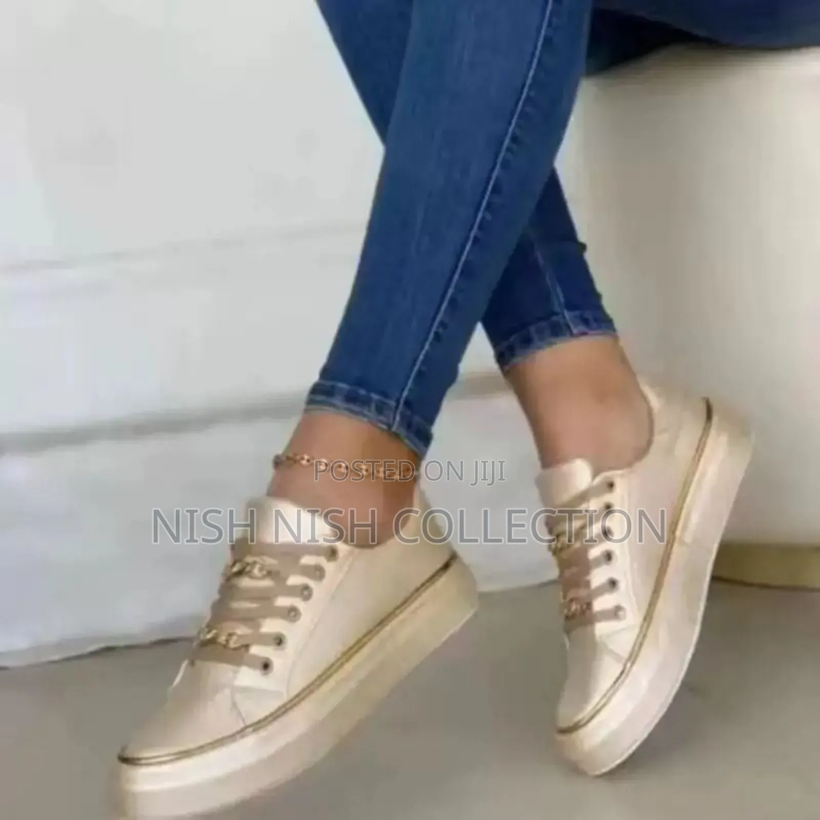 Elegant Ladies Chained Laced Sneakers