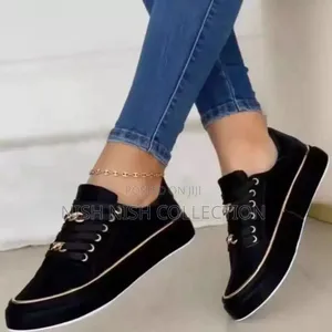 Elegant Ladies Chained Laced Sneakers