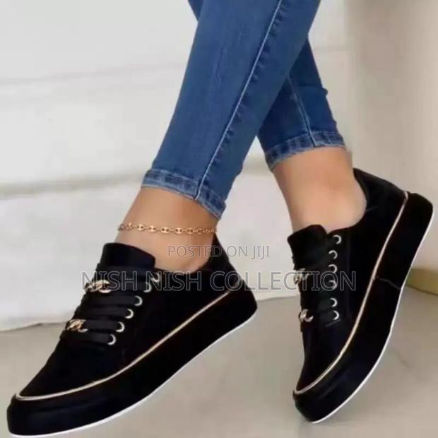 Elegant Ladies Chained Laced Sneakers - thumbnail 4