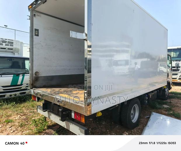 Isuzu Truck - thumbnail 5