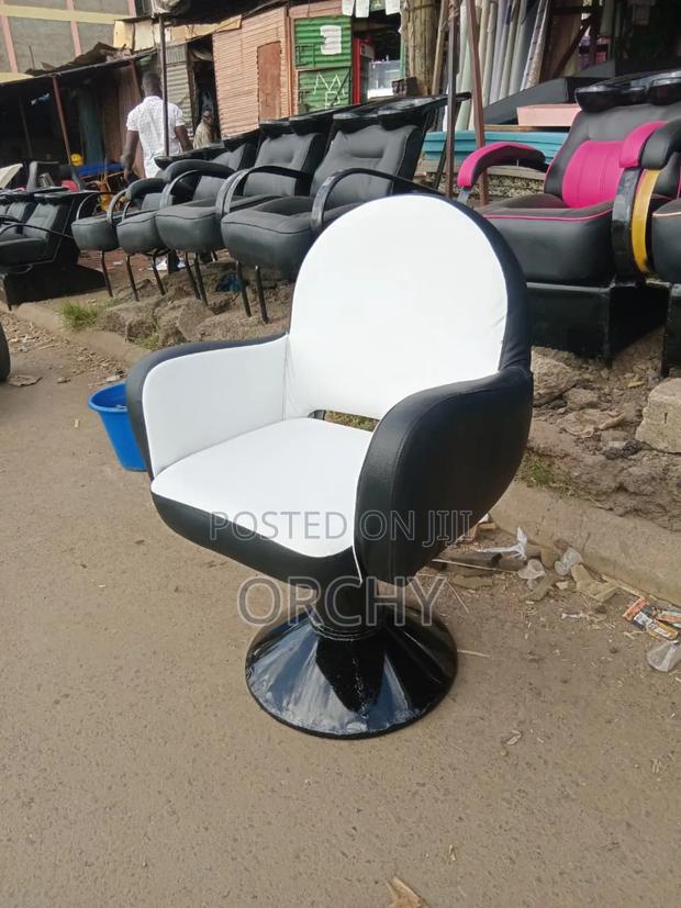 Local Salon Seats/ Styling Seat - main view