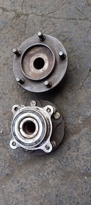 Land Cruiser V8 200-Series Wheel Hubs.