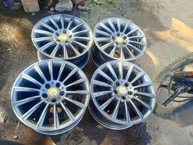 Mercedes Benz C200 Size 18inch Rims