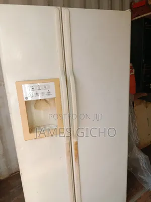Refrigerator G.E