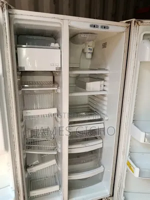 Refrigerator G.E