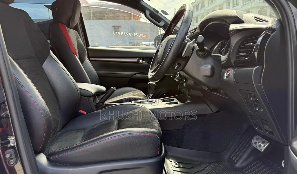 Toyota Hilux 2022 Black