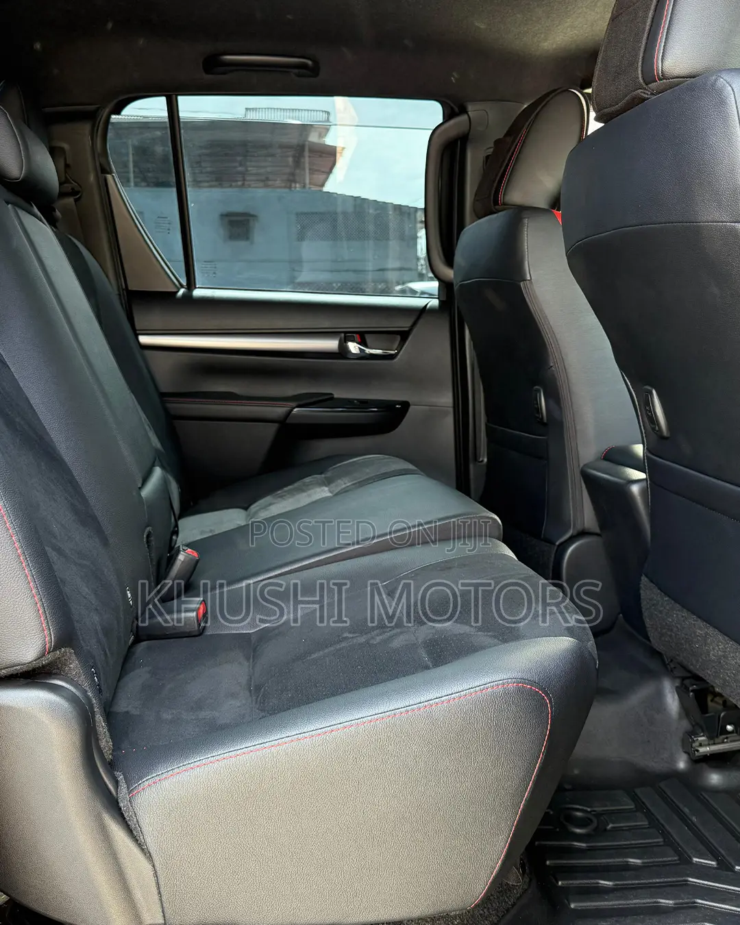 Toyota Hilux 2022 Black
