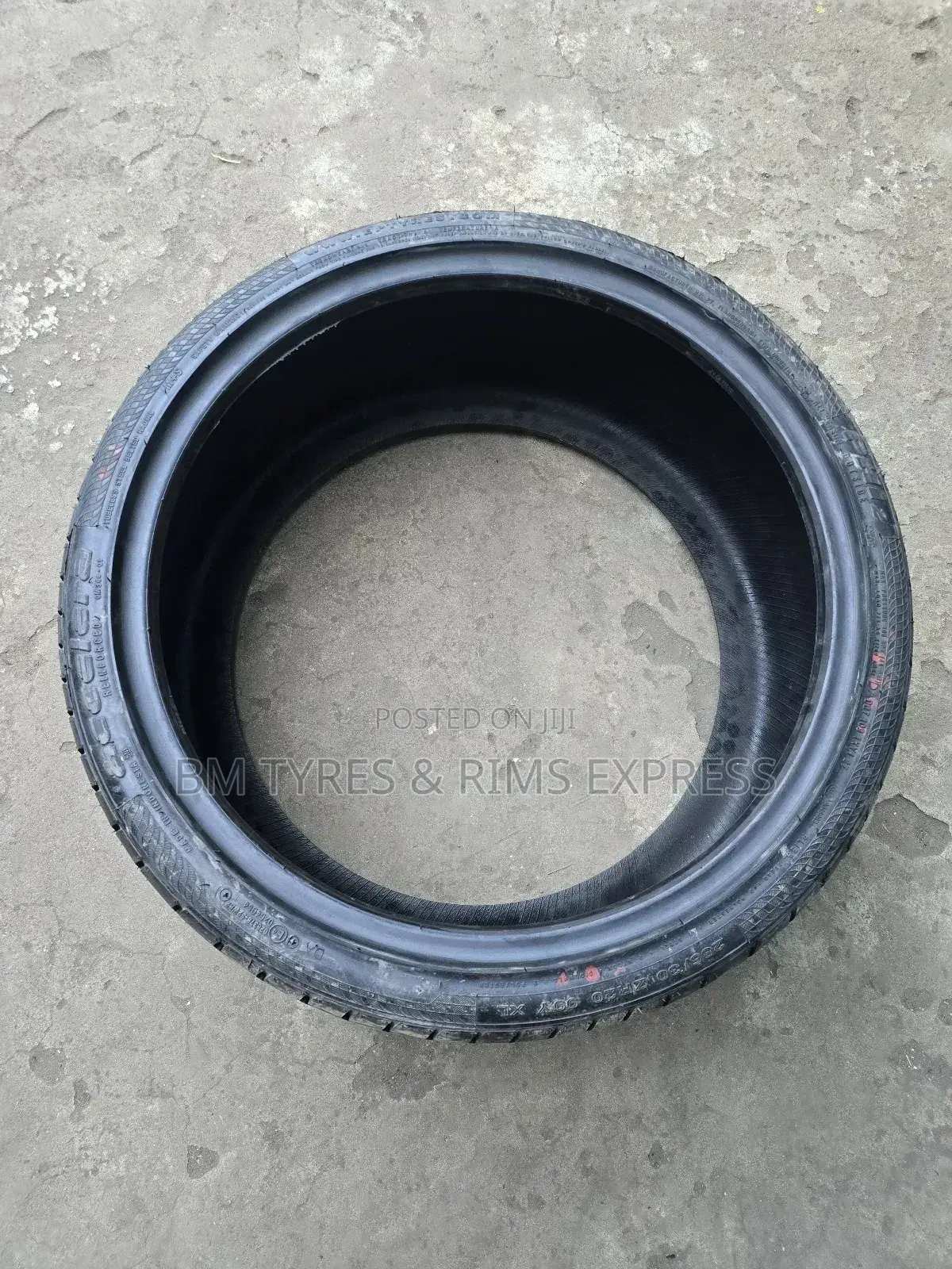 285 /30 R20 Accelela Tyres.(Xl).