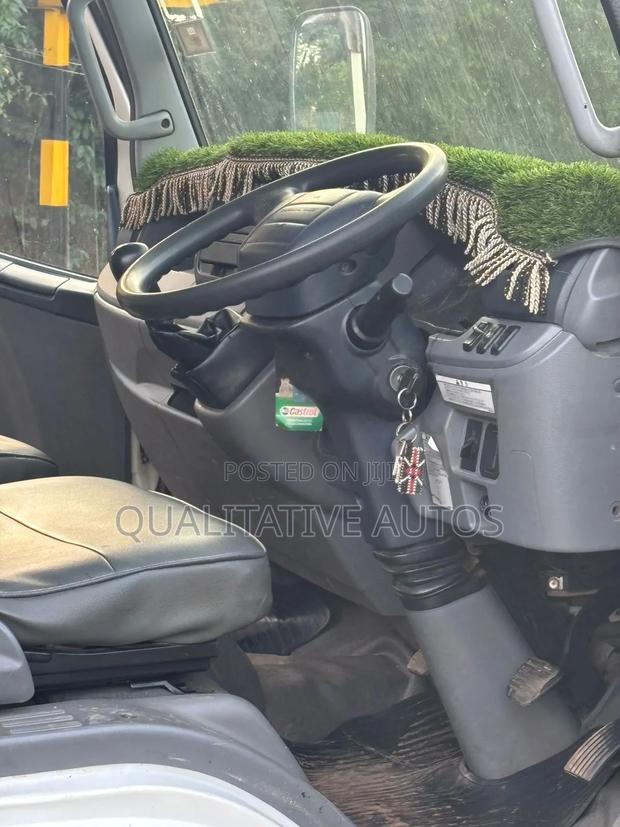 Mitsubishi Canter 2014 - thumbnail 3