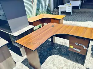 Executive Style L-Shape Desk With Modern Finish
