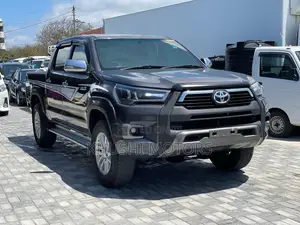 Toyota Hilux 2015 Gray