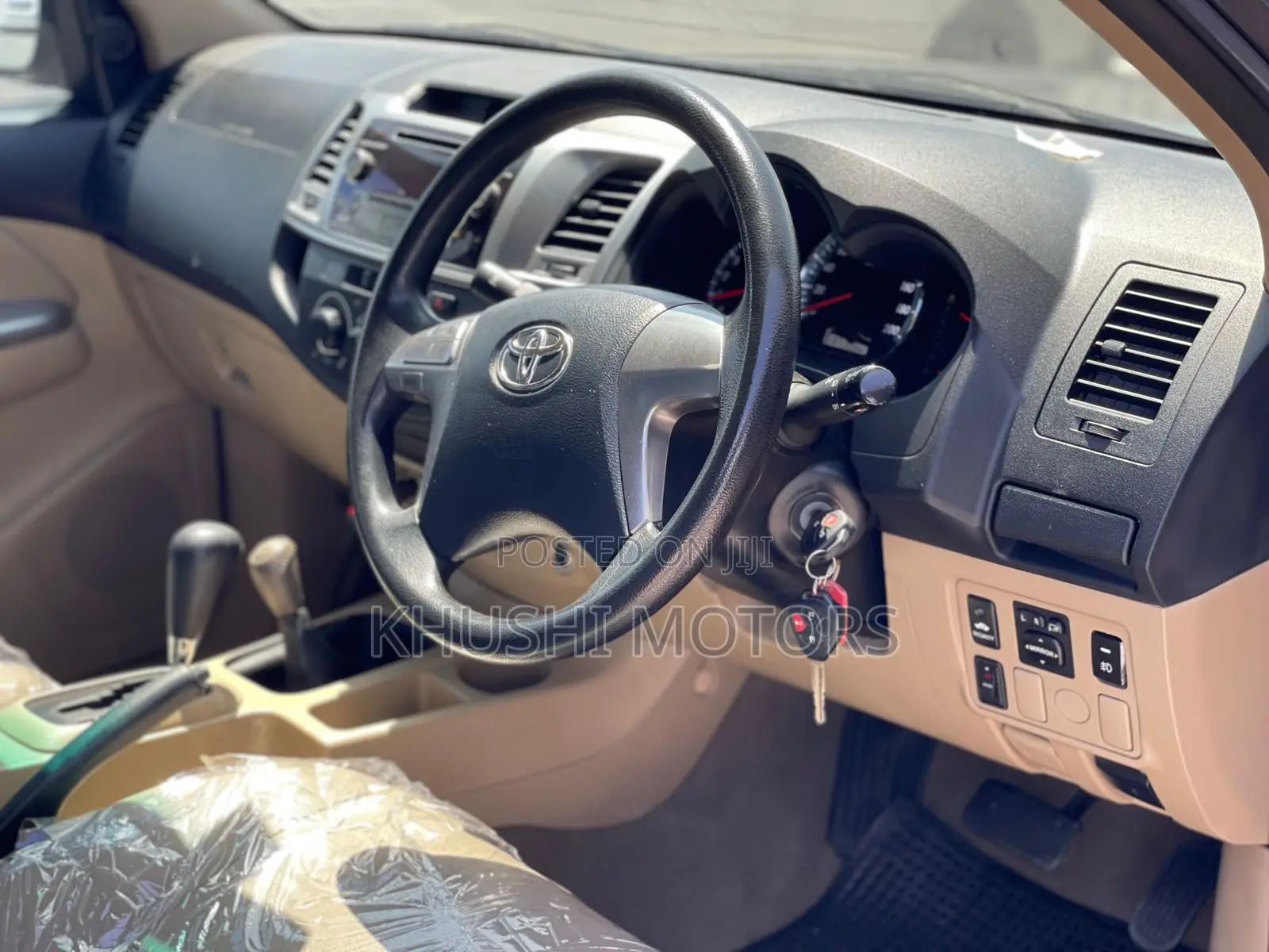 Toyota Hilux 2015 Gray