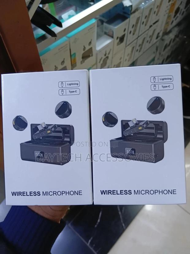 Dual Wireless Lavalier Microphone System With a Charging Case. - thumbnail 3