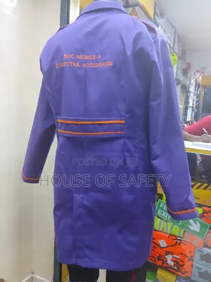 Dust Coats That Retain Appearance Even After Frequent Laundering