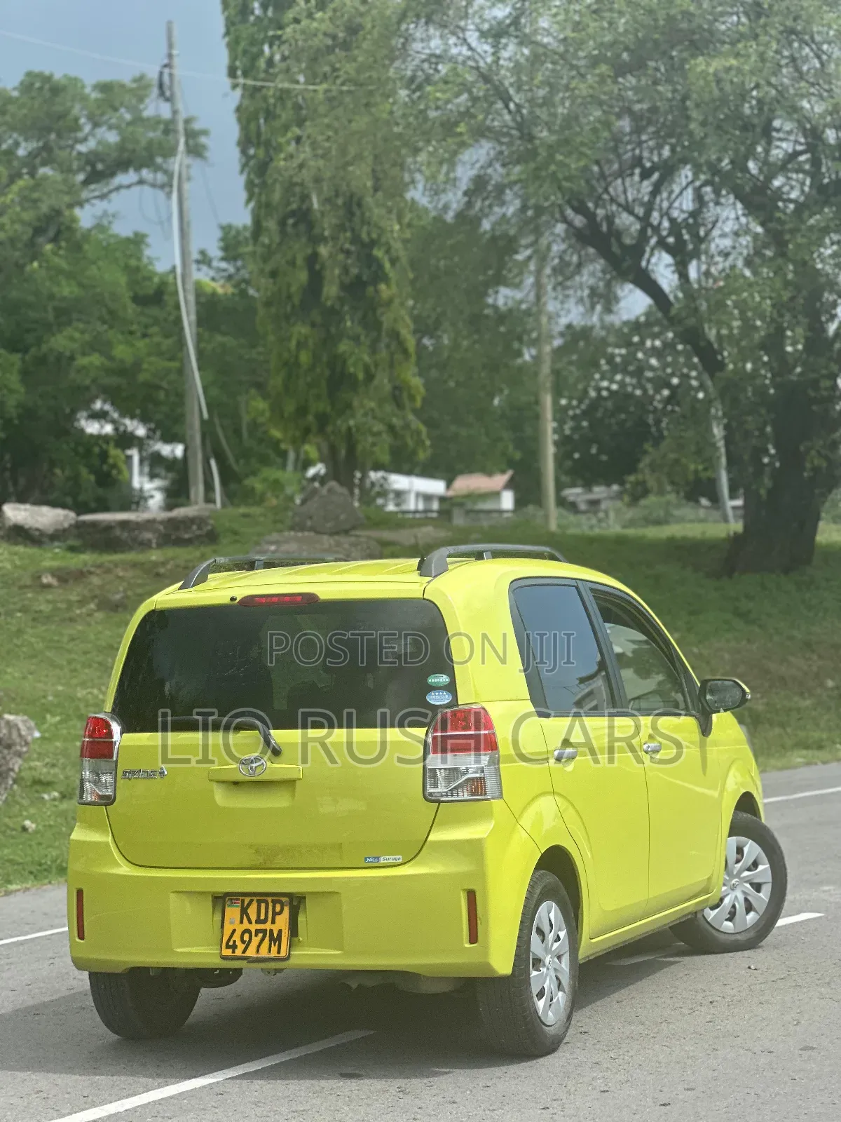 Toyota Spade 2017 Yellow