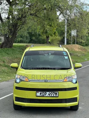 Toyota Spade 2017 Yellow