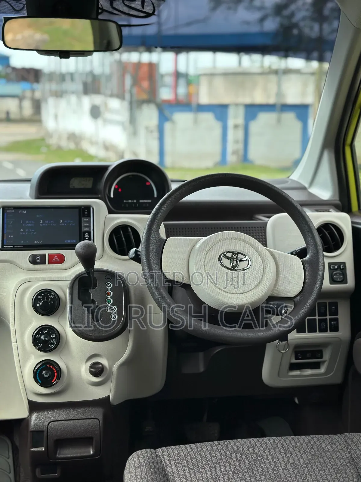 Toyota Spade 2017 Yellow