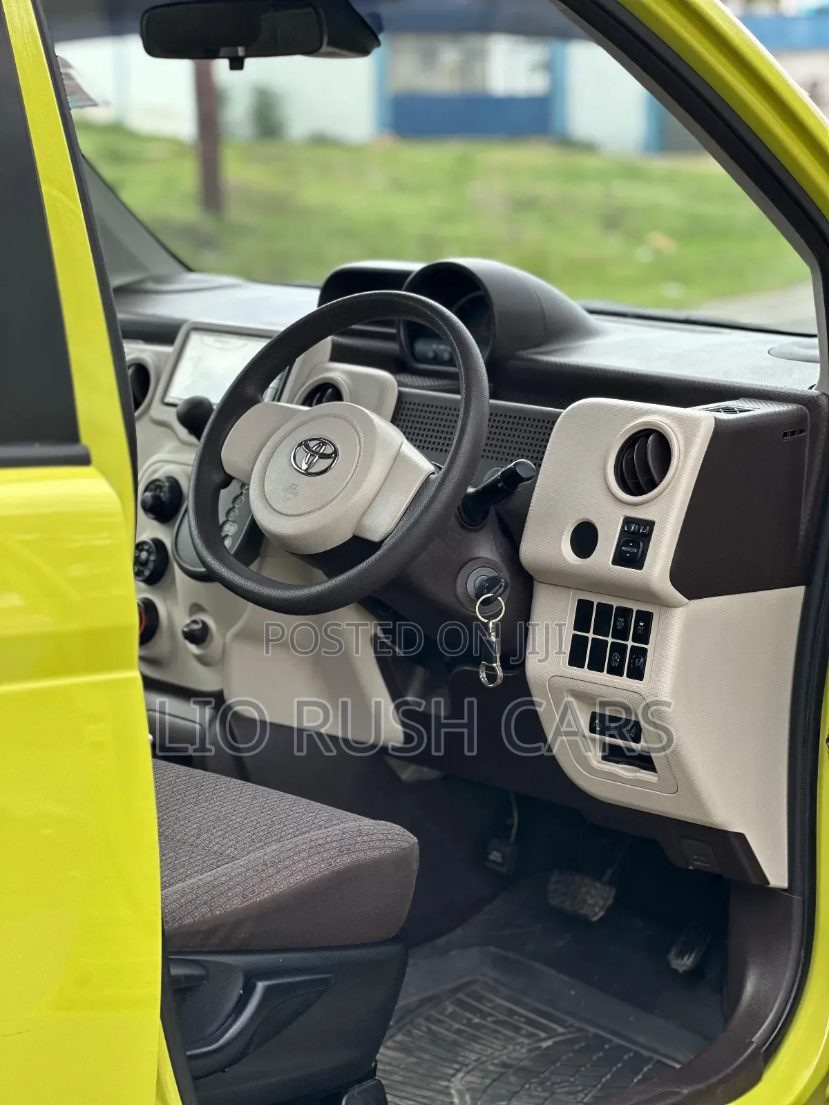 Toyota Spade 2017 Yellow
