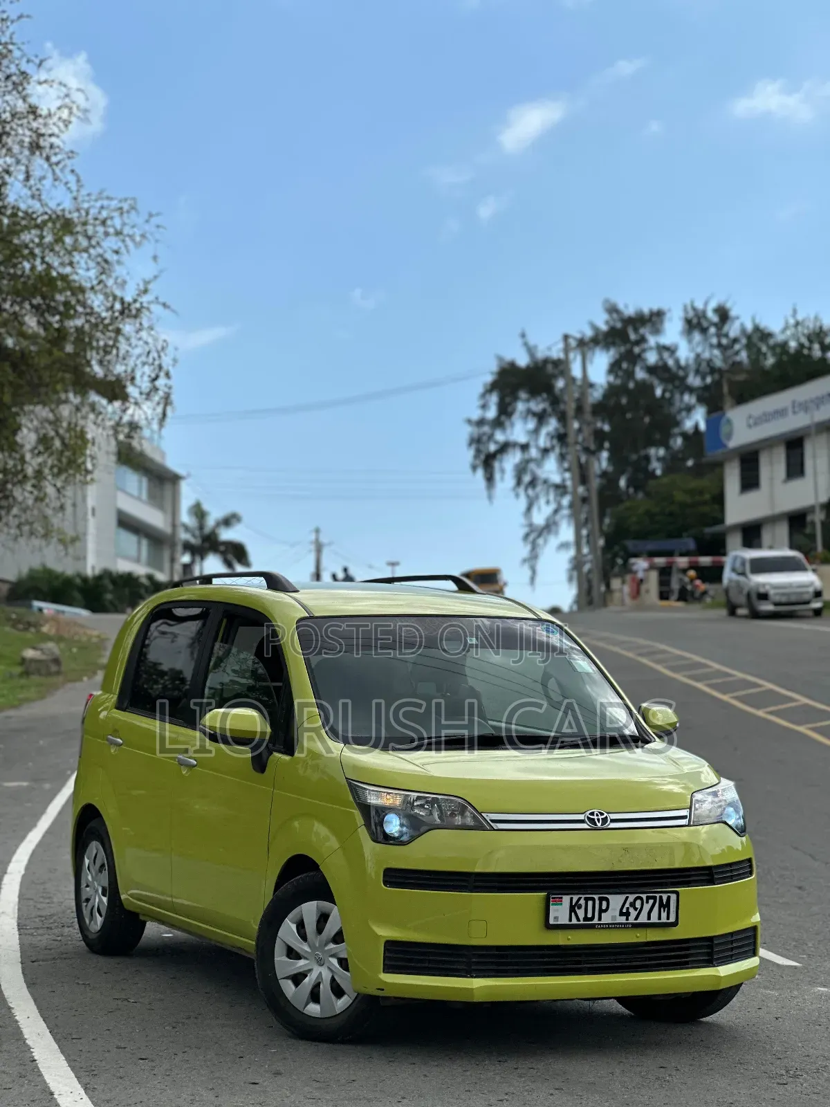 Toyota Spade 2017 Yellow