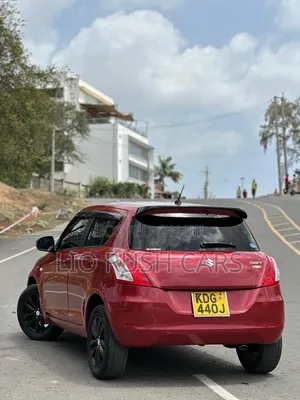 Suzuki Swift 2015 Red