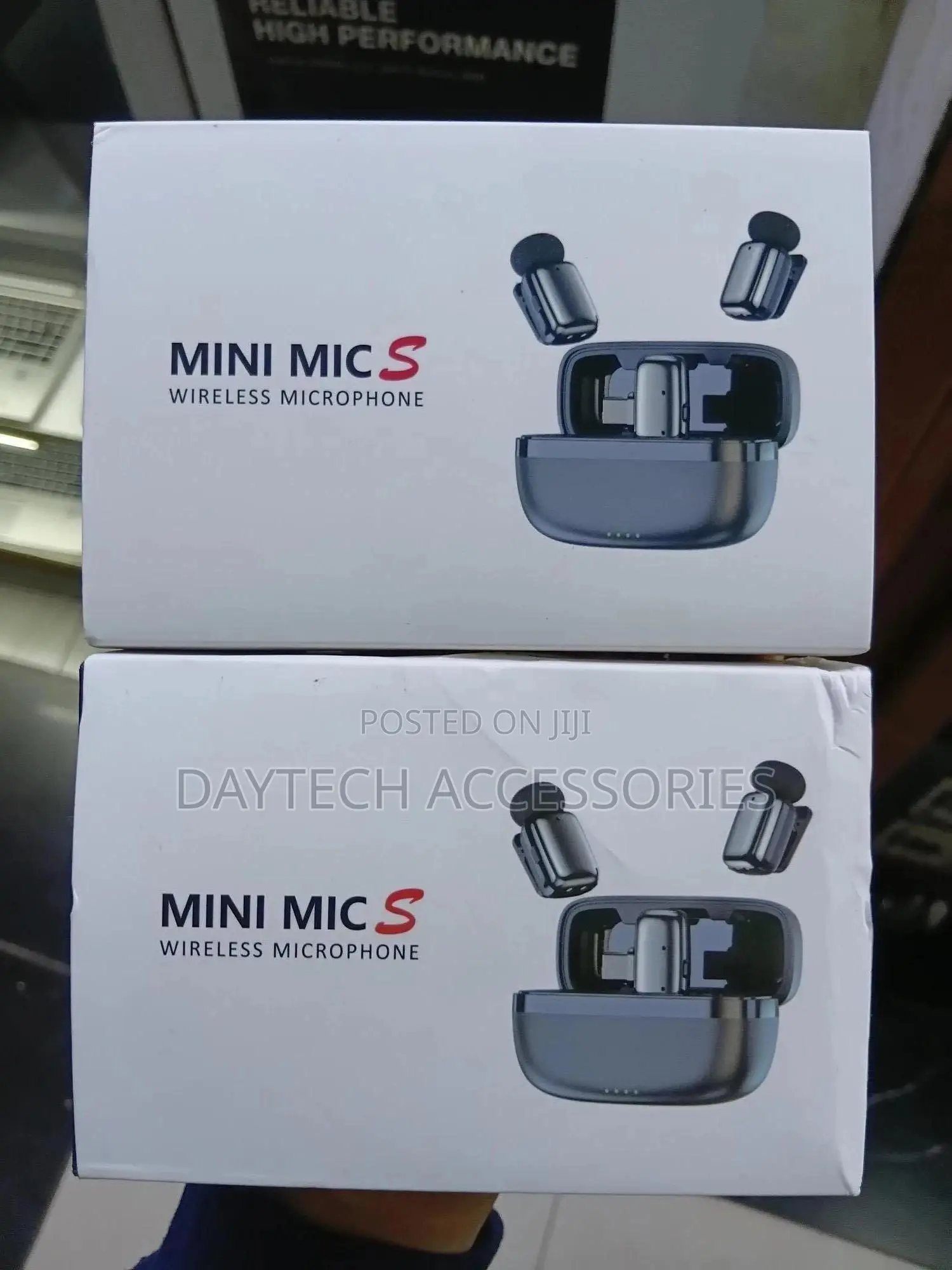 Haomuren M6 Mini Wireless Lavalier Microphone System.