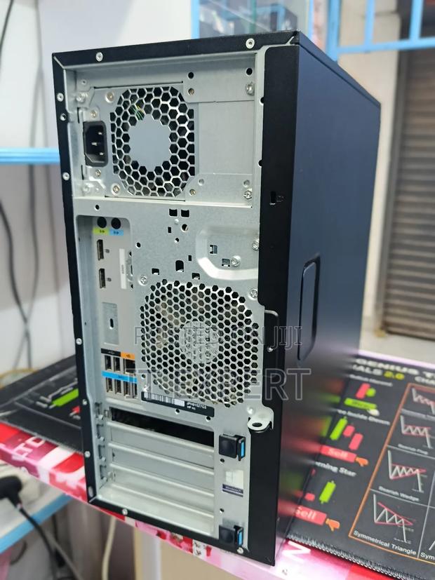 Desktop Computer HP Z2 G4 Tower 16GB Intel Xeon SSD 512GB - thumbnail 4