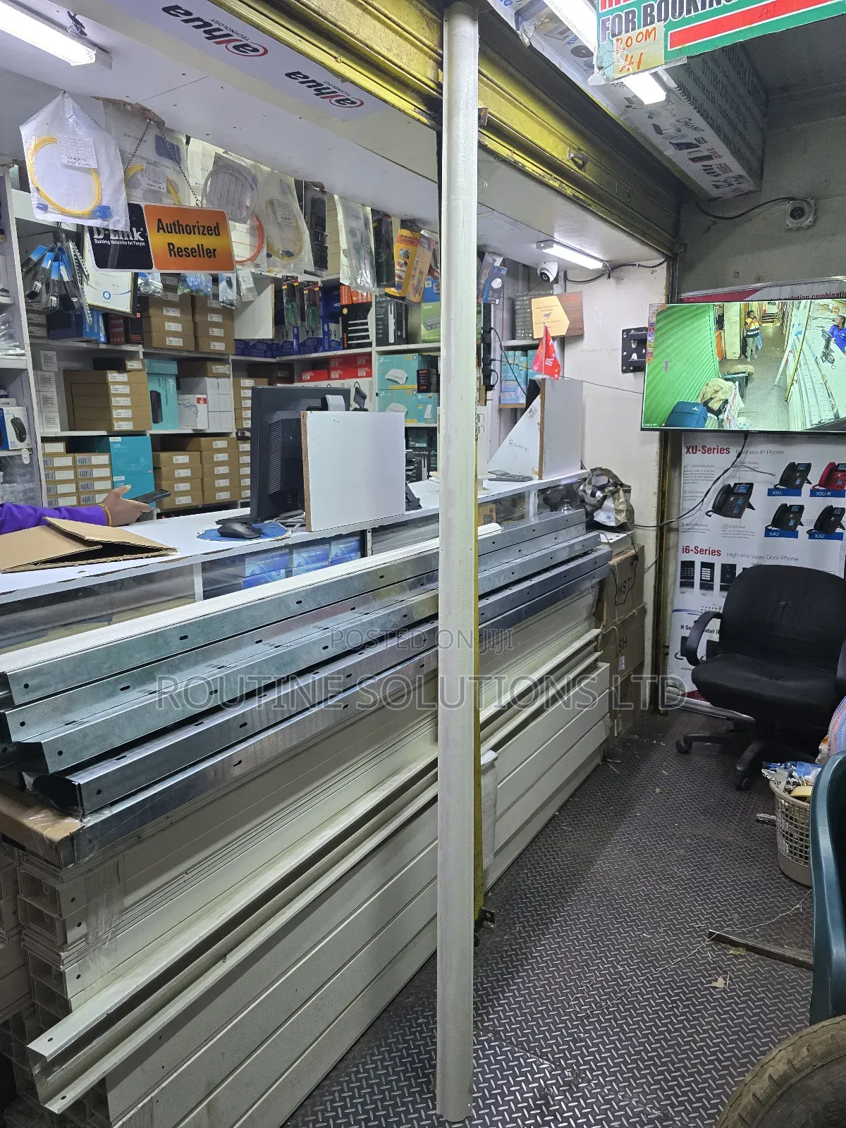 Mettallic Floor Trunking 8 Ft