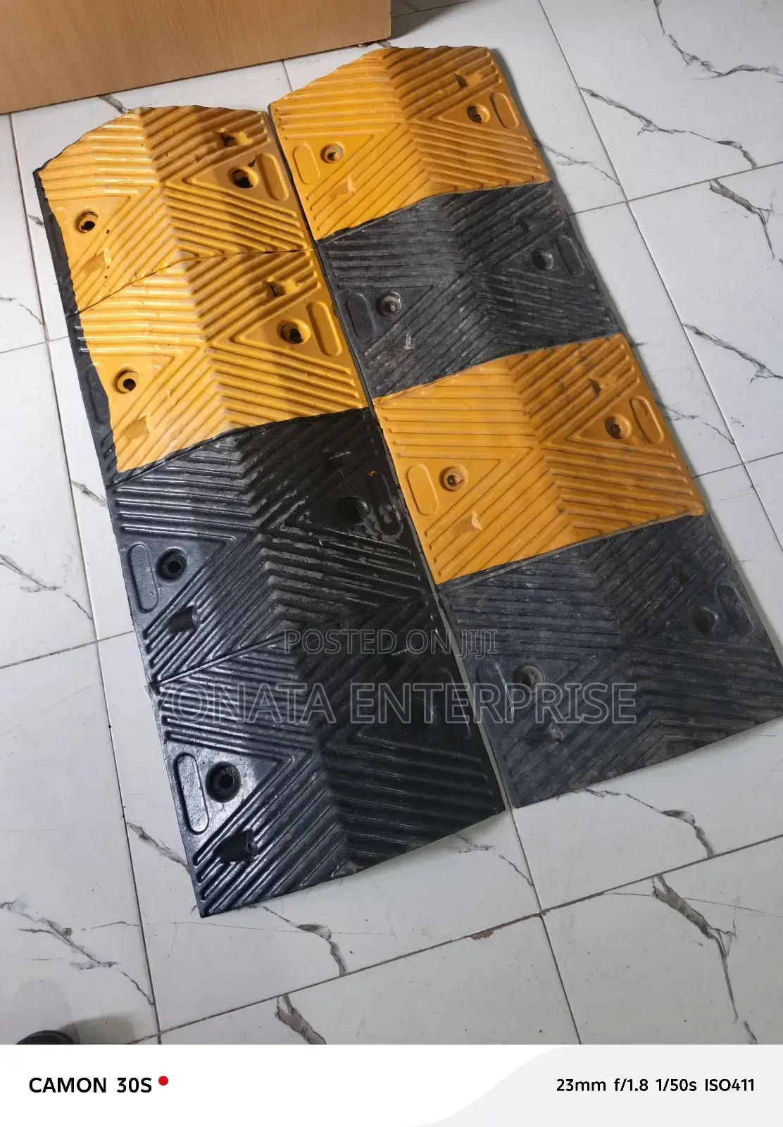 High Visibility Rubber Speed Bump