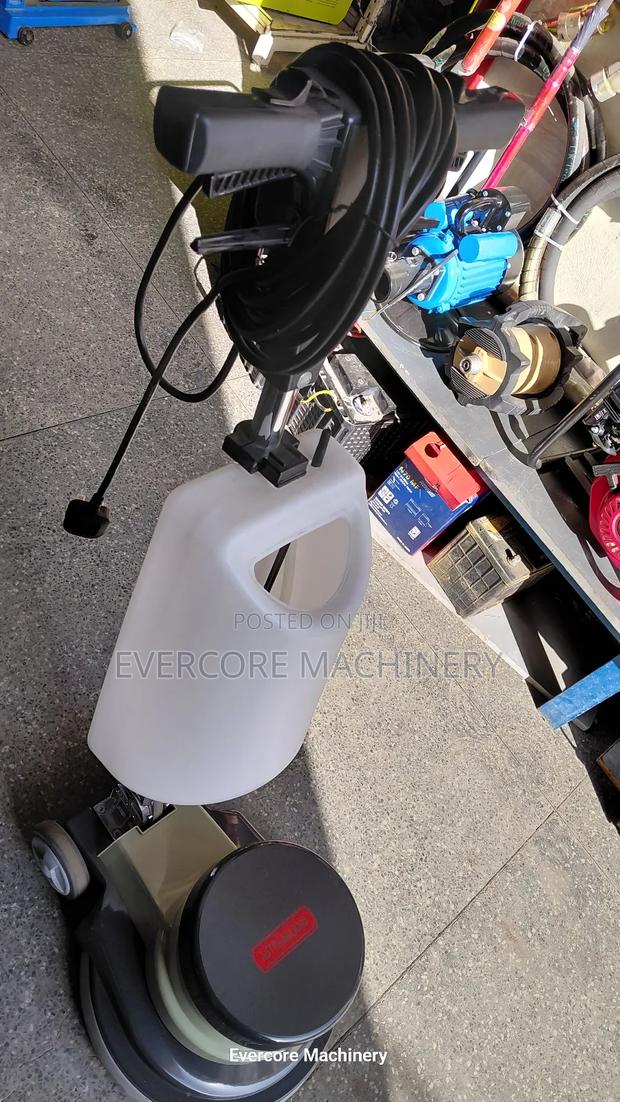 Best Quality Astramilano Floor Scrubber Machine With Brushes.