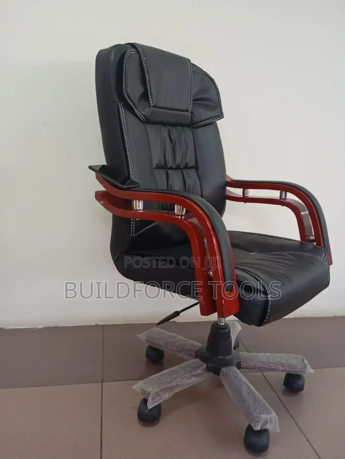 Executive Bliss Office Chair With Wooden Arms