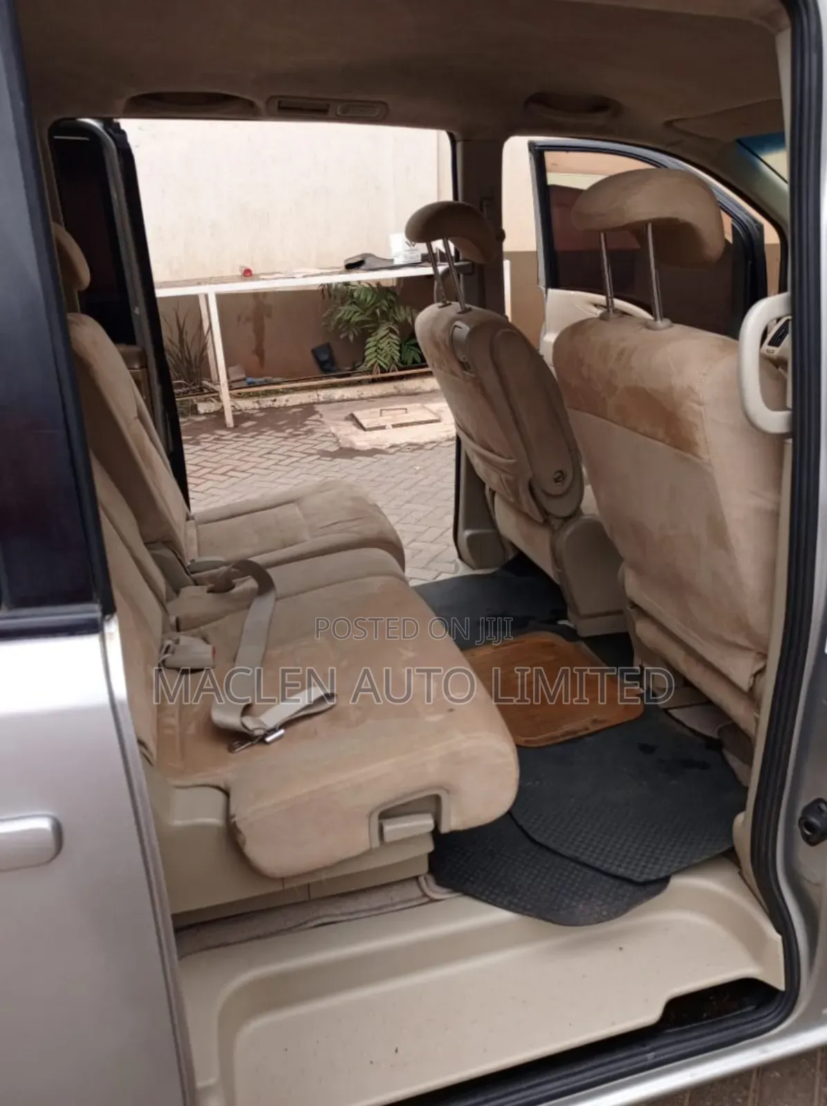 Nissan Serena 2009 Silver