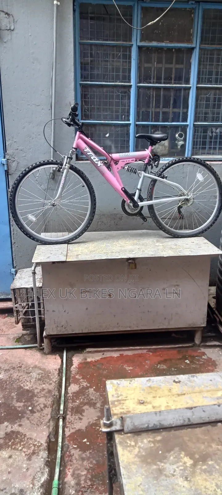 Ex Uk Size 26 Trax Bicycle 18 Speed