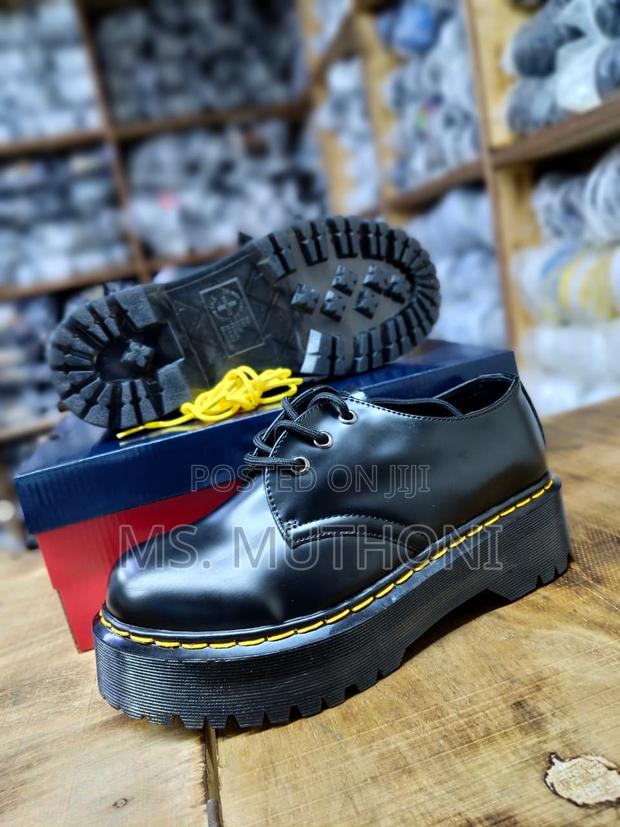 Dr. Martens Jadon 8-Eye Platform Boot in Black Polished Smooth Leather - thumbnail 3