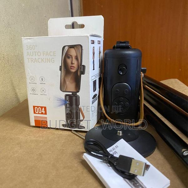 Smart Auto Face Tracking Phone Mount With Fill Light Remote