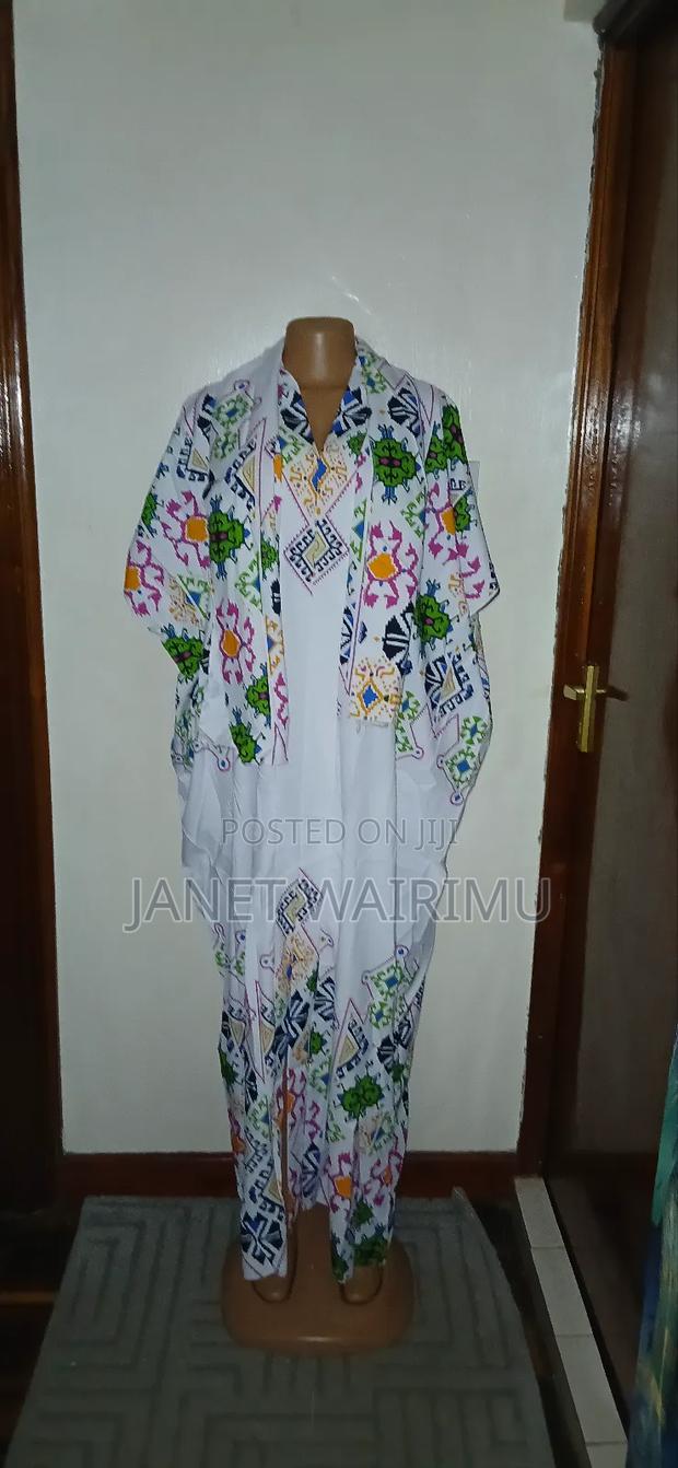 Vibrant Boho Kaftan - Flowy White Maxi Dress With Kimono Sleeves