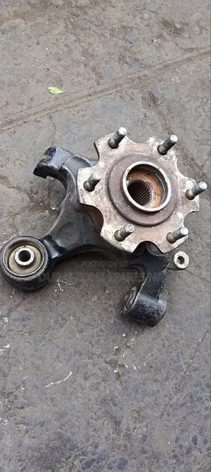 Pajero V98 Rear Front Wheel Hubs.