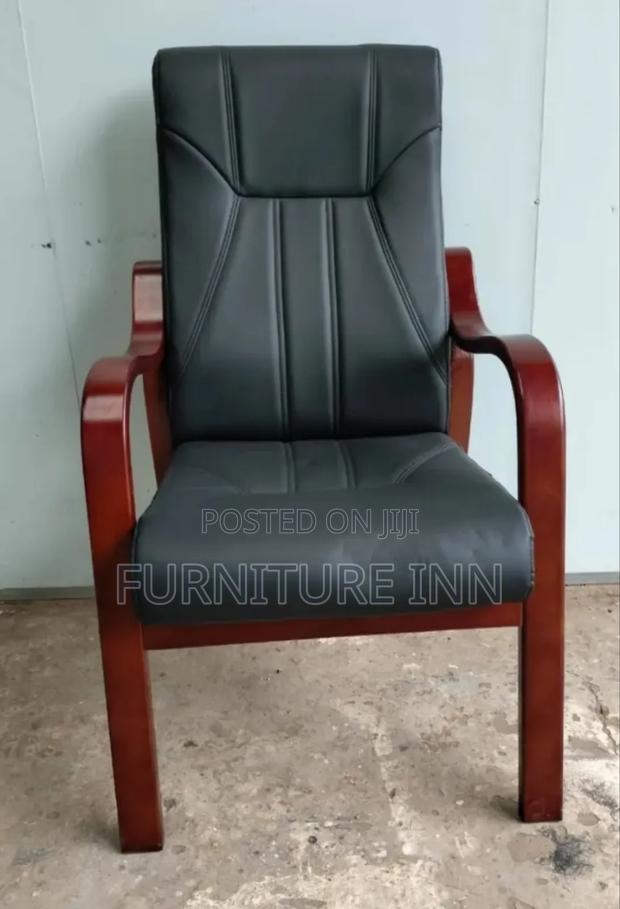 Conference Chair: Modern Leather Conference Chair